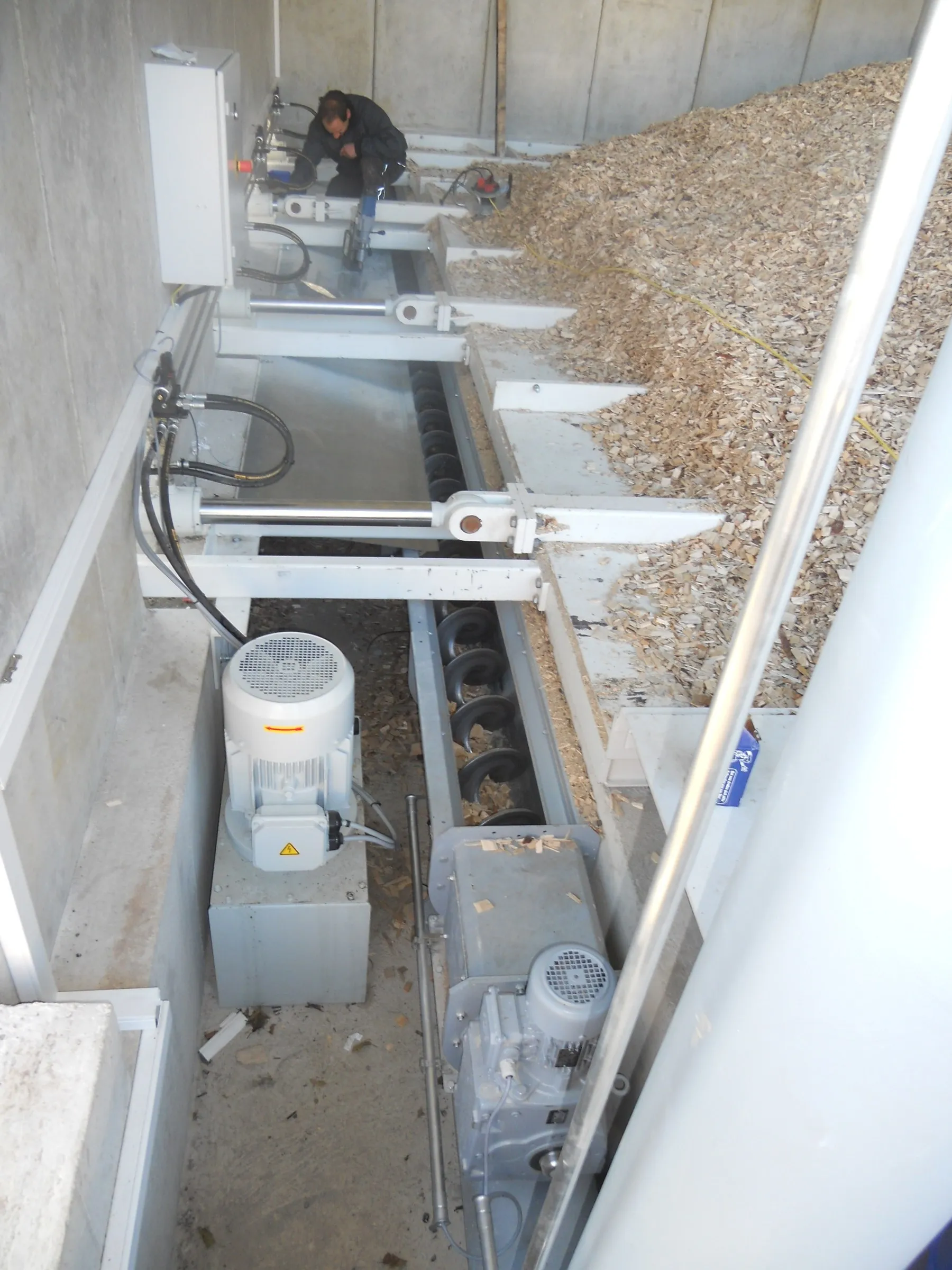 Moving floor discharge — Wildfellner conveying system in service